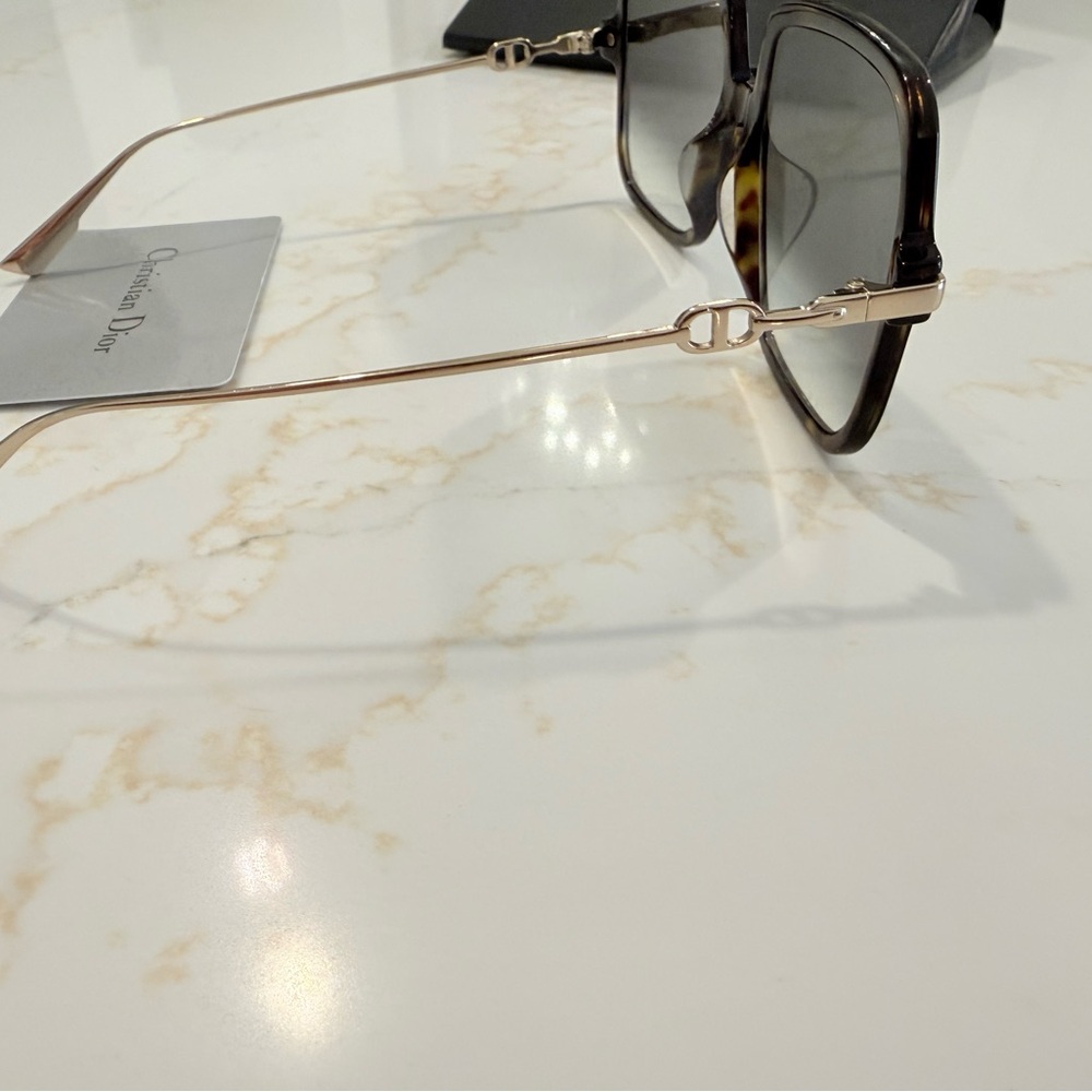 DIOR BROWN TORTOISE SQUARE SUNGLASSES - Picture 3 of 10